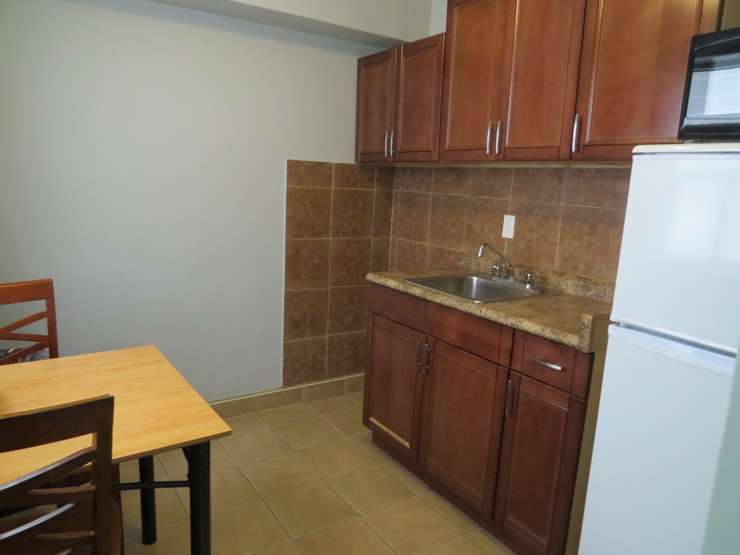 362 Dundas One bedroom, kitchen no stove (Photo by Tamara Thornton, Blackburn Media)