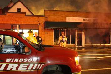 Firefighters respond to a fire at 1122 Wyandotte St. E in Windsor on December 16, 2014. (Photo by Ricardo Veneza)