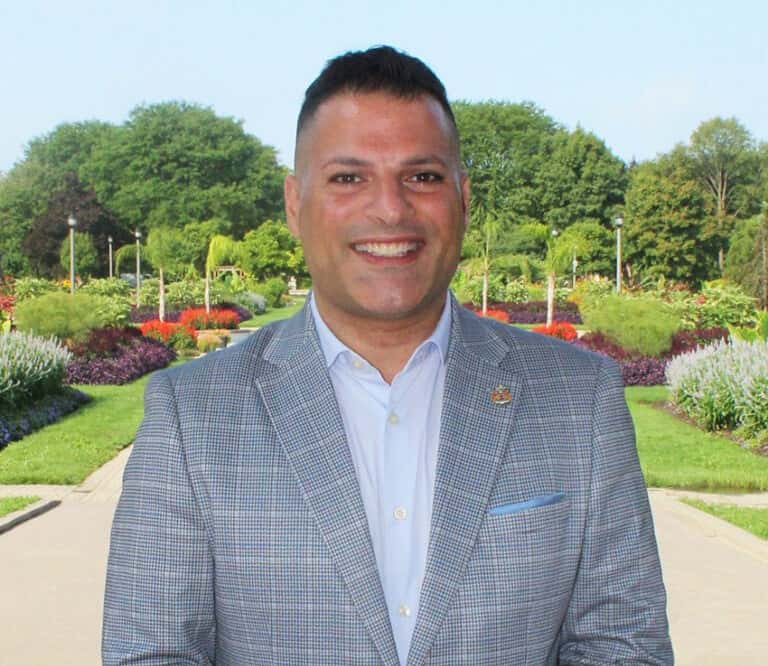 Francis releases mayoral platform