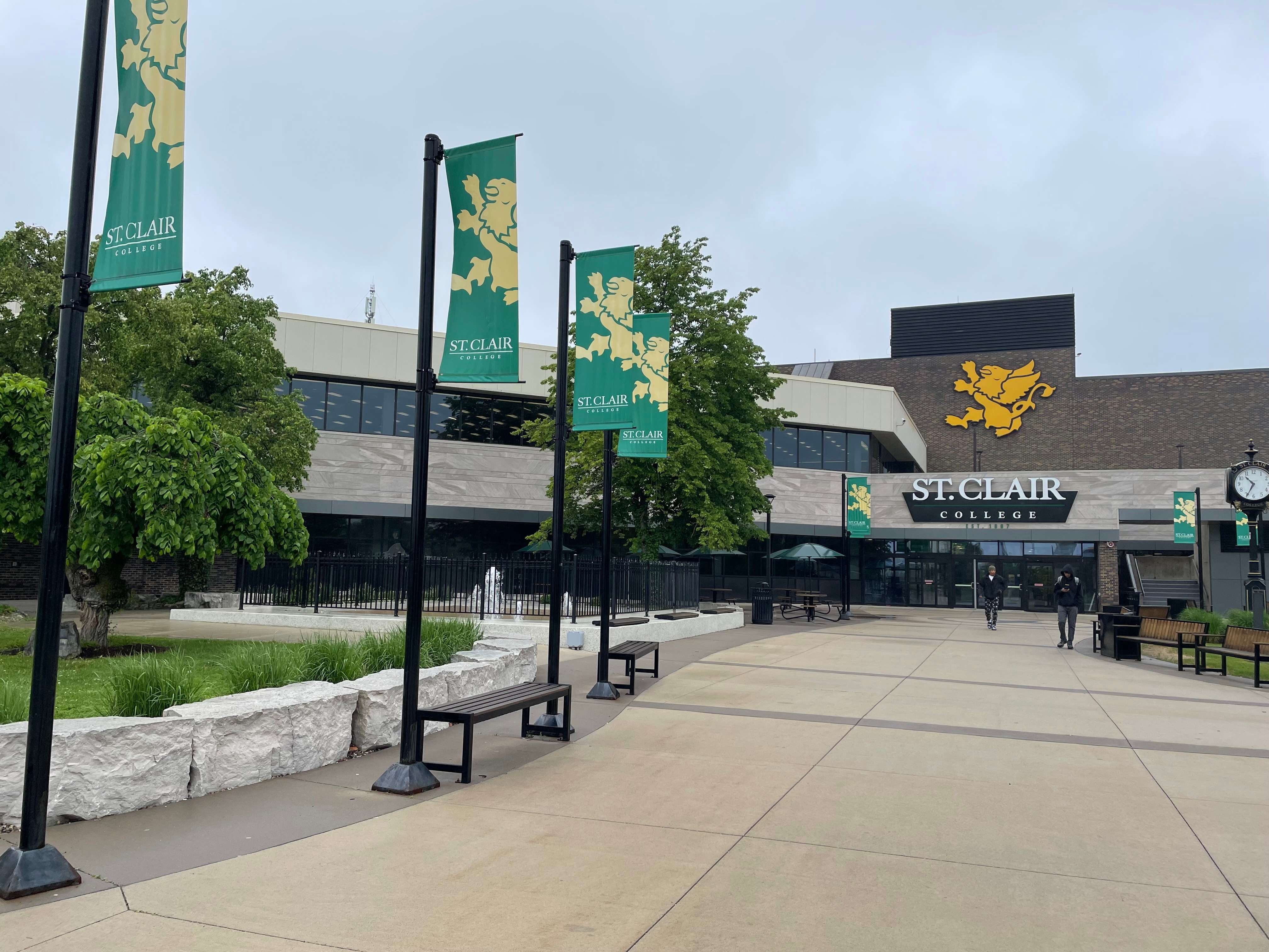 St. Clair College begins spring convocations Tuesday