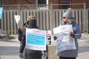 Members of the Ontario Nurses Association picket outside the Windsor-Essex County Health Unit on March 8, 2019. Photo by Mark Brown/Blackburn News.