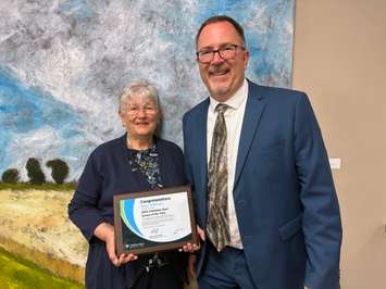 Mary Williston (left) accepts the 2023 Senior of the Year Award from Chatham-Kent Mayor Darrin Canniff (right). June 1, 2023. (Photo courtesy of the Municipality of Chatham-Kent)