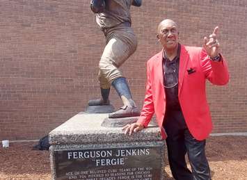 Statue of Canadian baseball legend Fergie Jenkins unveiled at