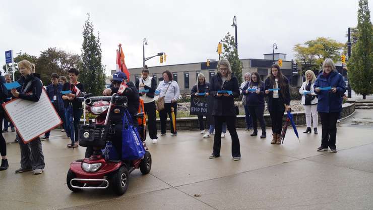 Community members gathered outside of Sarnia City Hall. October 20, 2023. (Photo by Natalia Vega)