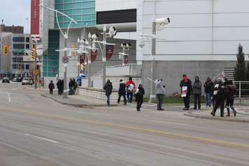 Members of Unifor Local 444 work a picket line on Chatham St near Caesars Windsor on April 6, 2018. Photo by Mark Brown/Blackburn News.
