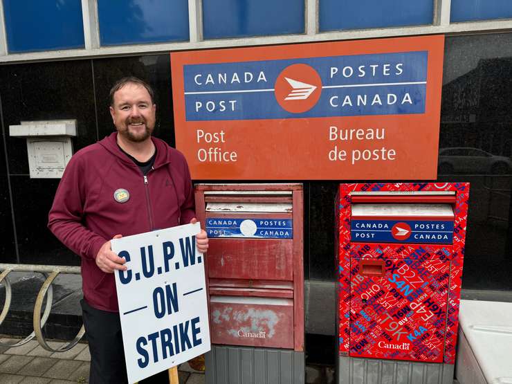 Sarnia's Local 598 President Darren Malcolm speaks with Sarnia News Today about the postal workers strike. Nov 15, 2024 (Photo by: Melanie Irwin/ Blackburn Media)