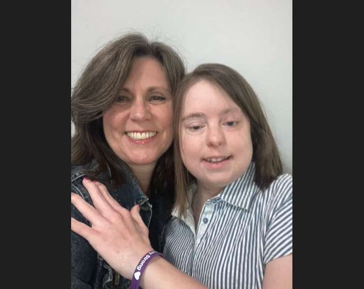 Helen Van Sligtenhorst (L) and her daughter Sydney (R) (Photo courtesy of Helen Van Sligtenhorst)