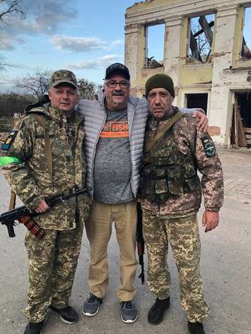 Kevin Broadwood with Ukrainian soldiers Photo via Kevin Broadwood Facebook)