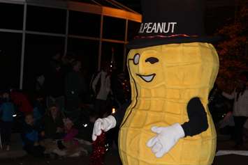 Local residents line the streets of Downtown Chatham during the Santa Clause Parade, November 20, 2015. (Photo by Ricardo Veneza)