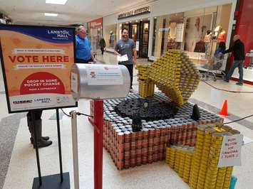 CANstruction 2018. (photo by Stephanie Chaves)