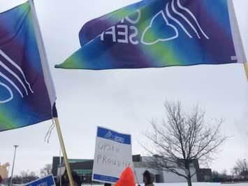 OPSEU members rally outside of the courthouse in Chatham on January 23, 2015. (Photo by Ricardo Veneza)