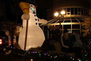 Local residents line the streets of Downtown Chatham during the Santa Clause Parade, November 20, 2015. (Photo by Ricardo Veneza)