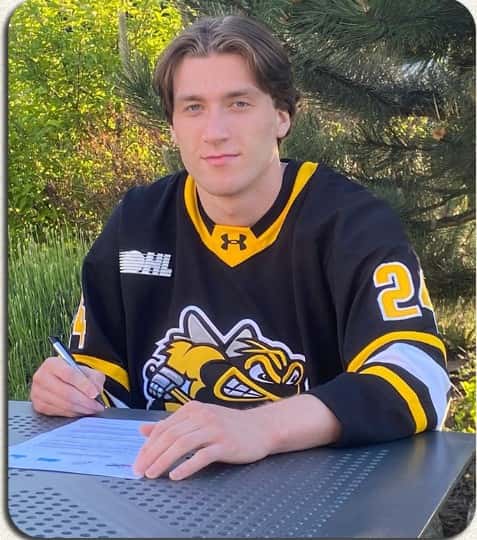 Sting sign highly touted forward from Czechia