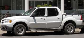 Ford Explorer Sport Trac (Photo used under order_242 from Chile [CC BY-SA 2.0 (https://creativecommons.org/licenses/by-sa/2.0)])