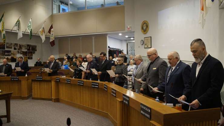 New Lambton County Council being sworn in. December 7, 2022. (Photo by Natalia Vega)