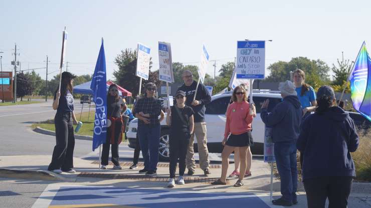 Striking OPSEU members. September 11, 2025. (Photo by Natalia Vega)