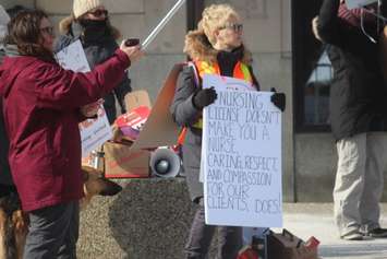 Members of the Ontario Nurses Association picket outside the Windsor-Essex County Health Unit on March 8, 2019. Photo by Mark Brown/Blackburn News.