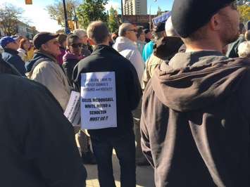 A Large Crowd At A Rally In Support Of Mayor Mike Bradley (Blackburnnews.com Photo By Melanie Irwin)
