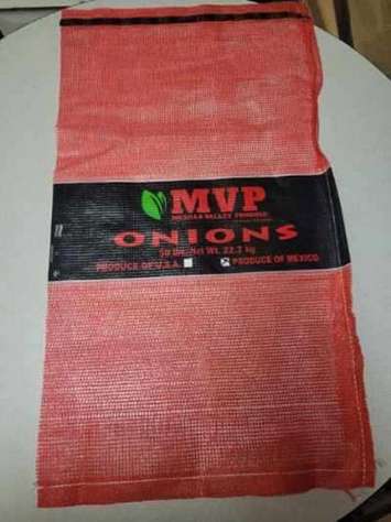 Label for a brand of onions recalled, November 9, 2021. Photo courtesy Canadian Food Inspection Agency.