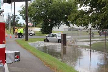 crash closes riverview dr. Sept 29, 2017. (Photo by Paul Pedro)