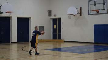 Students practicing in the school gymnasium. May 30, 2023. (Photo by Natalia Vega)