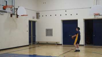 Students practicing in the school gymnasium. May 30, 2023. (Photo by Natalia Vega)