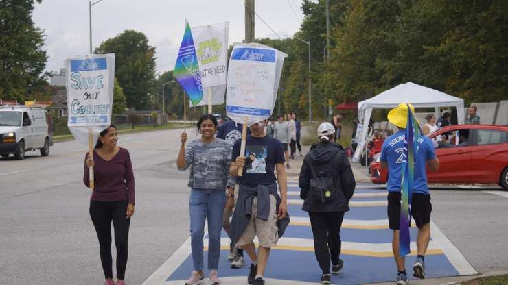 OPSEU members walk the picket line at Lambton College's Wellington Street entrance. September 24, 2025. (Photo by Natalia Vega)