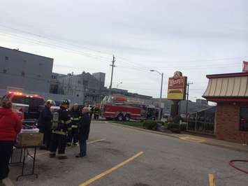 Crews respond to a fire at the Wendy's in Leamington, November 18, 2015. (Photo by Ricardo Veneza)