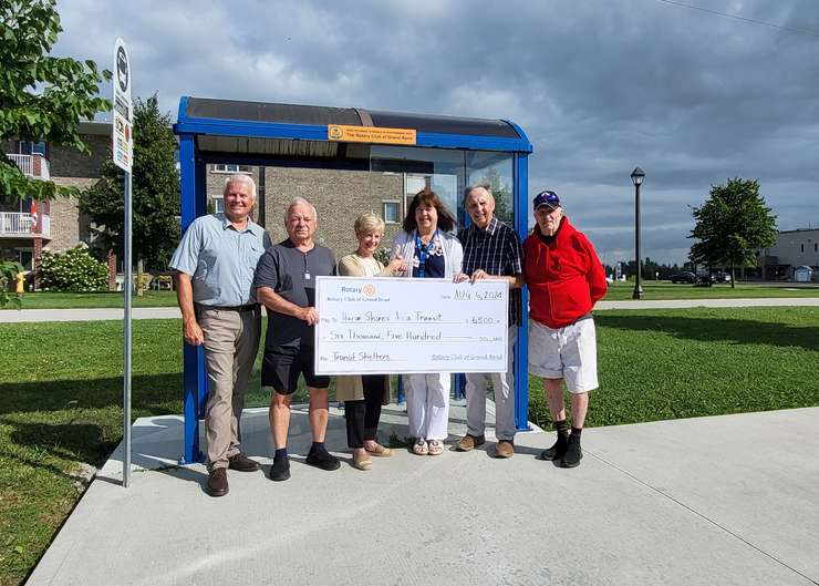 Kerry Teskey (Past President), Tom McCann (Past President), Suzanne Davidson (President), Susan Mills (Transit Coordinator), Bruce Shaw (Chair, Transportation), Jim Southcott (Chair, Community Services) (Photo courtesy of HSAT)