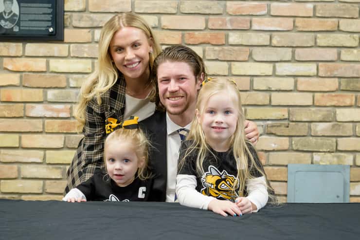 Matt Martin with his wife Sydney and daughters Ali and Winnie - Feb. 27/26 (Photo courtesy of Metcalfe Photography)