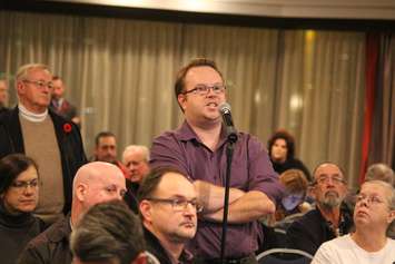 Residents ask questions regarding plans for a new regional hospital at a townhall meeting at Windsor's Waterfront Hotel put on by the Downtown Windsor BIA on November 11, 2015. (Photo by Ricardo Veneza)