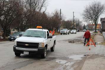 A Chatham-Kent public works crew blocks off Thames St. downtown in anticipation of flood waters on February 23, 2018. Photo by Mark Brown/Blackburn News.