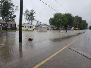 Flooding along Erie Shore Drive in Chatham-Kent, August 27, 2019 (Photo courtesy of Jason Homewood via Twitter)
