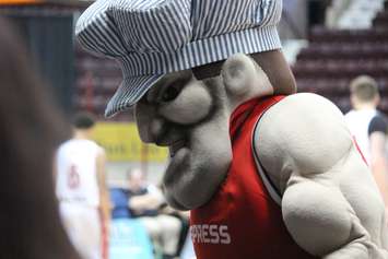 Windsor Express vs Raptors 905 exhibition game at the WFCU Centre on November 5, 2015. (Photo by Ricardo Veneza)