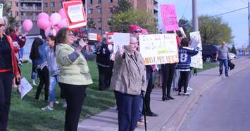 A rally outside Windsor Minor Hockey Association AGM after Dean Lapierre is reinstated as president, April 18, 2017. Photo by Maureen Revait) 