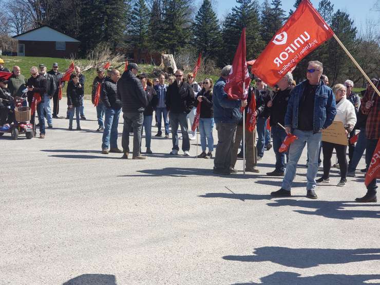 Workers rallying outside of Wescast in Wingham on Thursday, April 25 (Photo by Adam Bell)