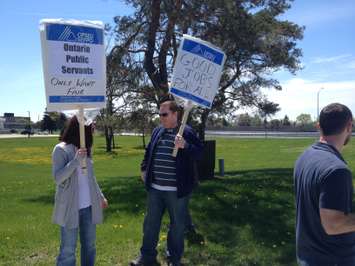 OPSEU Protest May 14 (Photo by Briana Carnegie)