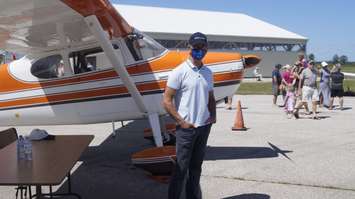 Chris Hadfield at Saturday's fly-in event. August 14, 2021. (Photo by Natalia Vega)