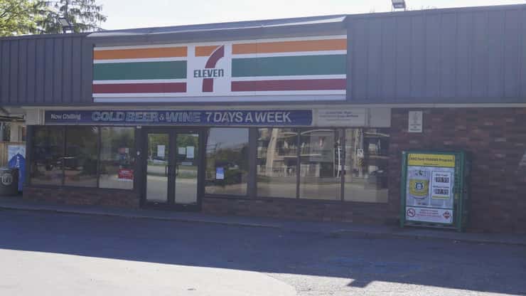 7-Eleven at Christina Street and London Road. Blackburn Media photo by Natalia Vega. 