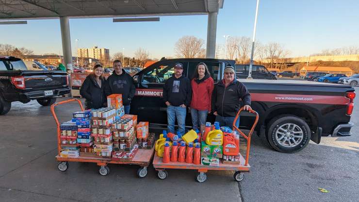 COOL 106.3 Food Drive, Dec 8, 2023. Photo by Rob Jenkins. 