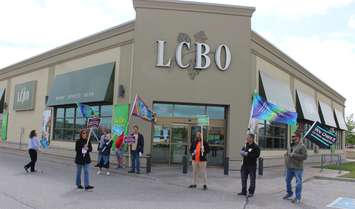 LCBO Extends Hours Ahead Of Strike Deadline