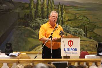 Former Unifor President Ken Lewenza speaks at the Ciaciaro Club in Windsor during a public health care rally, August 26, 2015. (Photo by Mike Vlasveld)