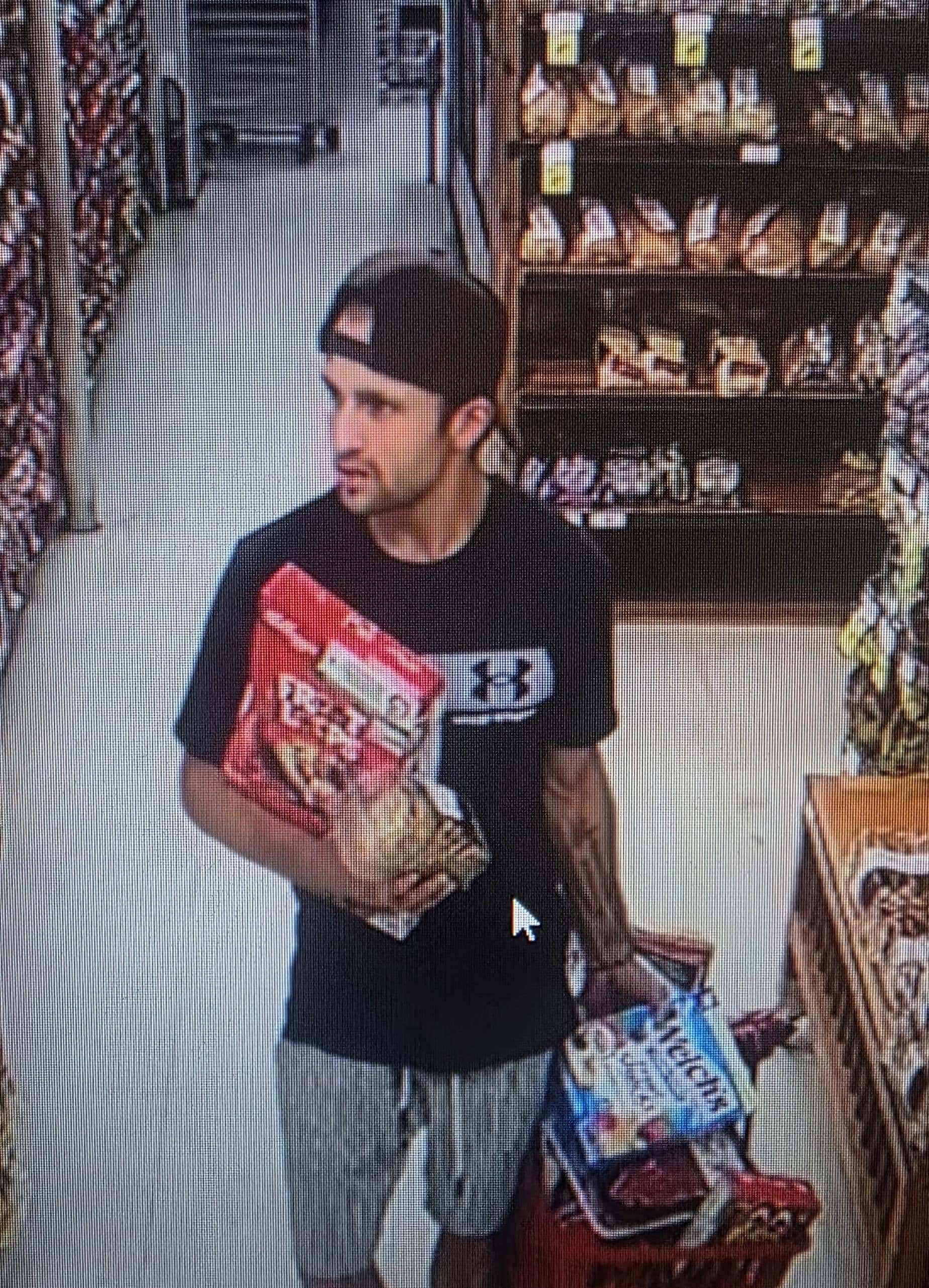 Pair sought in Wyoming grocery theft