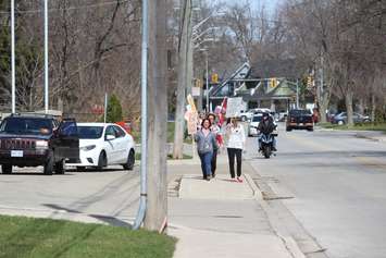 Staff picketing outside of Riverview Gardens nursing home in Chatham. April 2, 2017. (Photo by Natalia Vega)