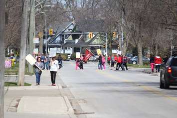 Staff picketing outside of Riverview Gardens nursing home in Chatham. April 2, 2017. (Photo by Natalia Vega)