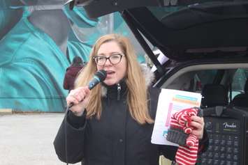 Tracey Ramsey of the Ontario Health Coalition Windsor-Essex speaks at a rally on December 12, 2022. Photo by Mark Brown/WindsorNewsToday.ca.