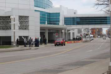 The usually busy Chatham St drop-off area at Caesars Windsor is occupied only by striking employees on April 6, 2018. Photo by Mark Brown/Blackburn News.