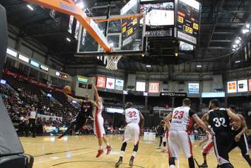 Windsor Express vs Raptors 905 exhibition game at the WFCU Centre on November 5, 2015. (Photo by Ricardo Veneza)