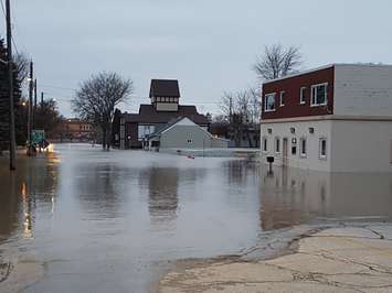 Flooding along Thames St. in Chatham Saturday evening. February 24, 2018. (Photo by Natalia Vega)