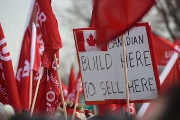 Part of the large crowd at the Unifor solidarity rally, Dieppe Gardens, Windsor, January 11, 2019. Photo by Mark Brown/Blackburn News.